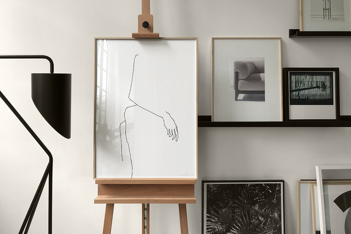 FredericForest_Grammatical_MinimalDrawingArt_50x70cm_WomanWaiting03_Scene01