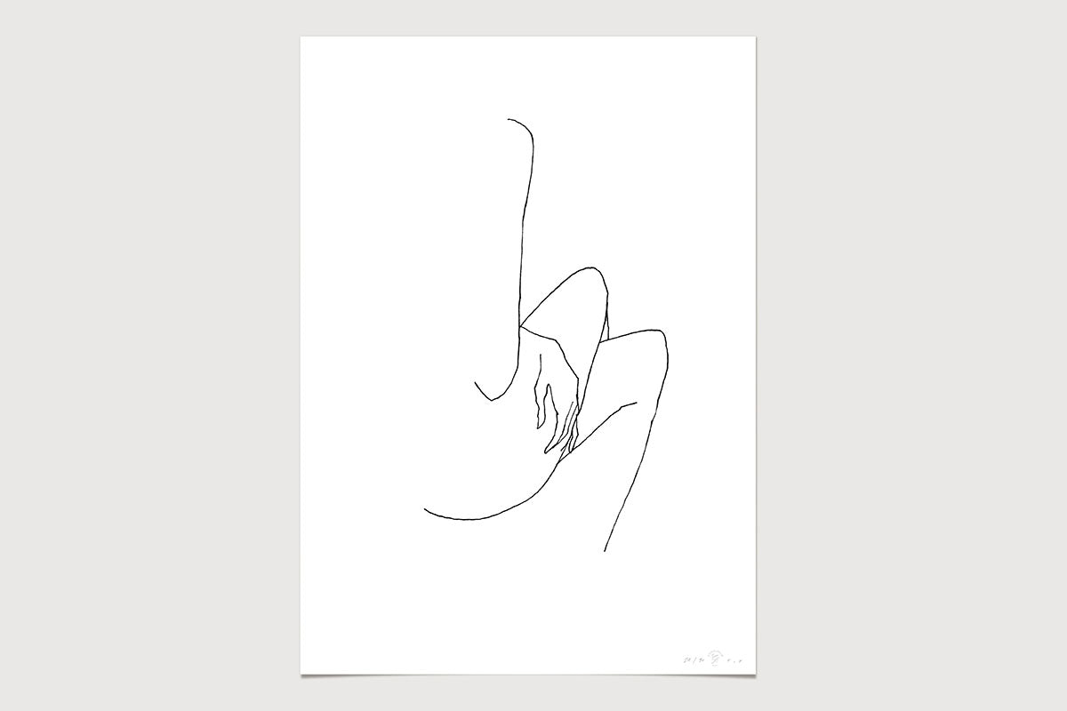 FredericForest_Grammatical_Neutral_MinimalDrawingArt_50x70cm_WomanCrossingHerLegs