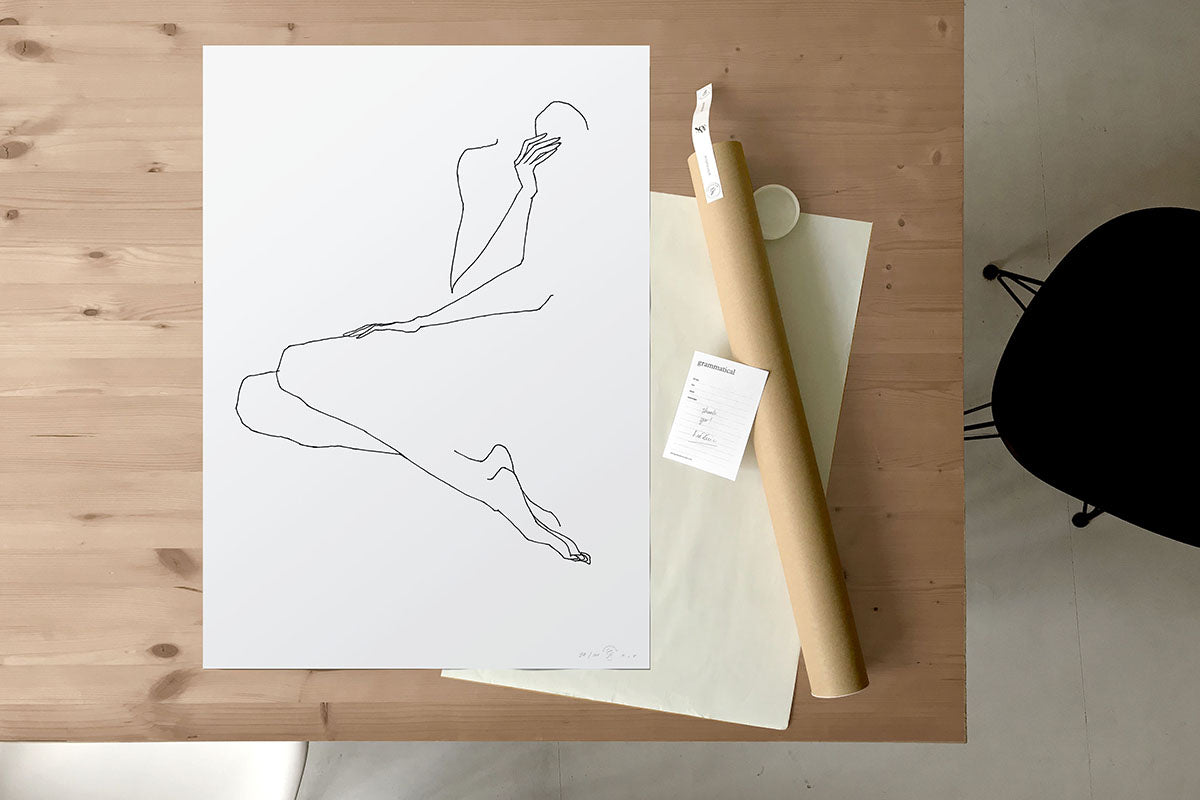 FredericForest_Grammatical_Neutral_MinimalDrawingArt_50x70cm_WomanWaiting3_Package