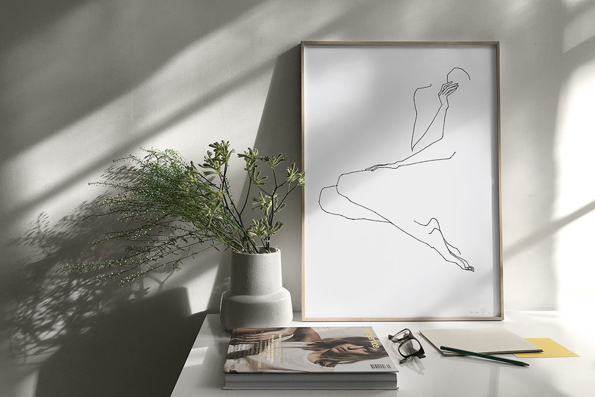 FredericForest_Grammatical_Neutral_MinimalDrawingArt_50x70cm_WomanWaiting3_Scene5
