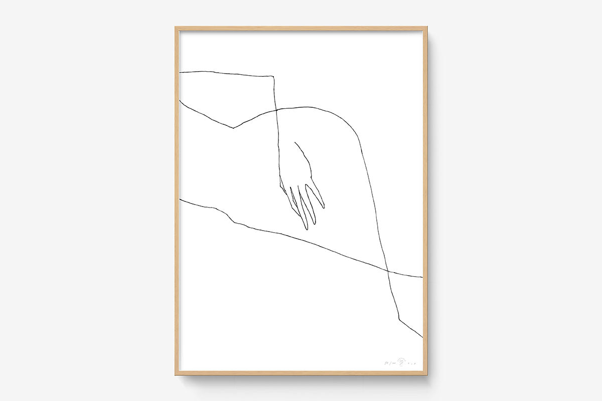 FredericForest_Grammatical_Print_MinimalDrawingArt_50x70cm_WomanLaying3_Framed_Natural