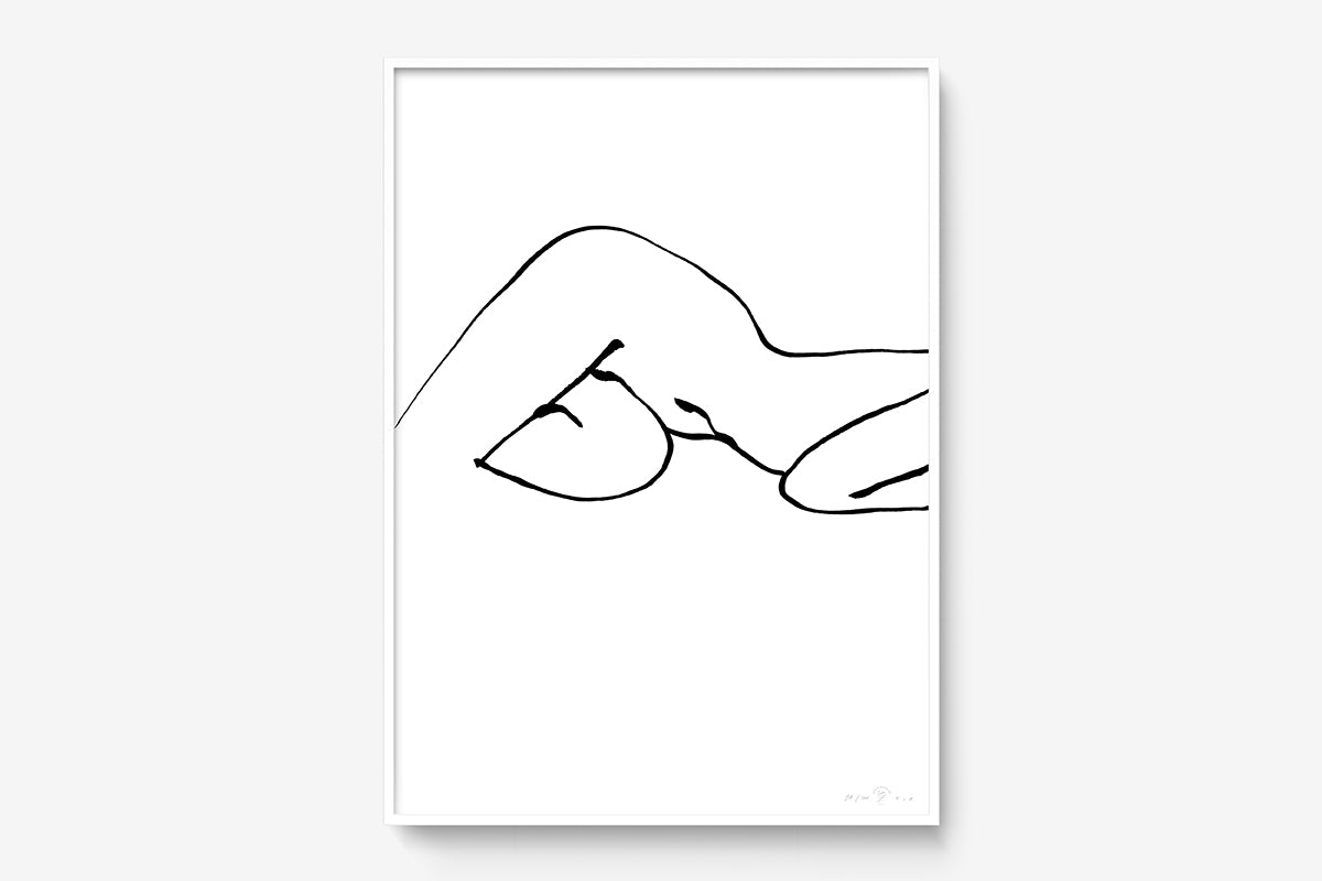 FredericForest_Grammatical_Print_MinimalDrawingArt_50x70cm_WomanResting04_Framed_White