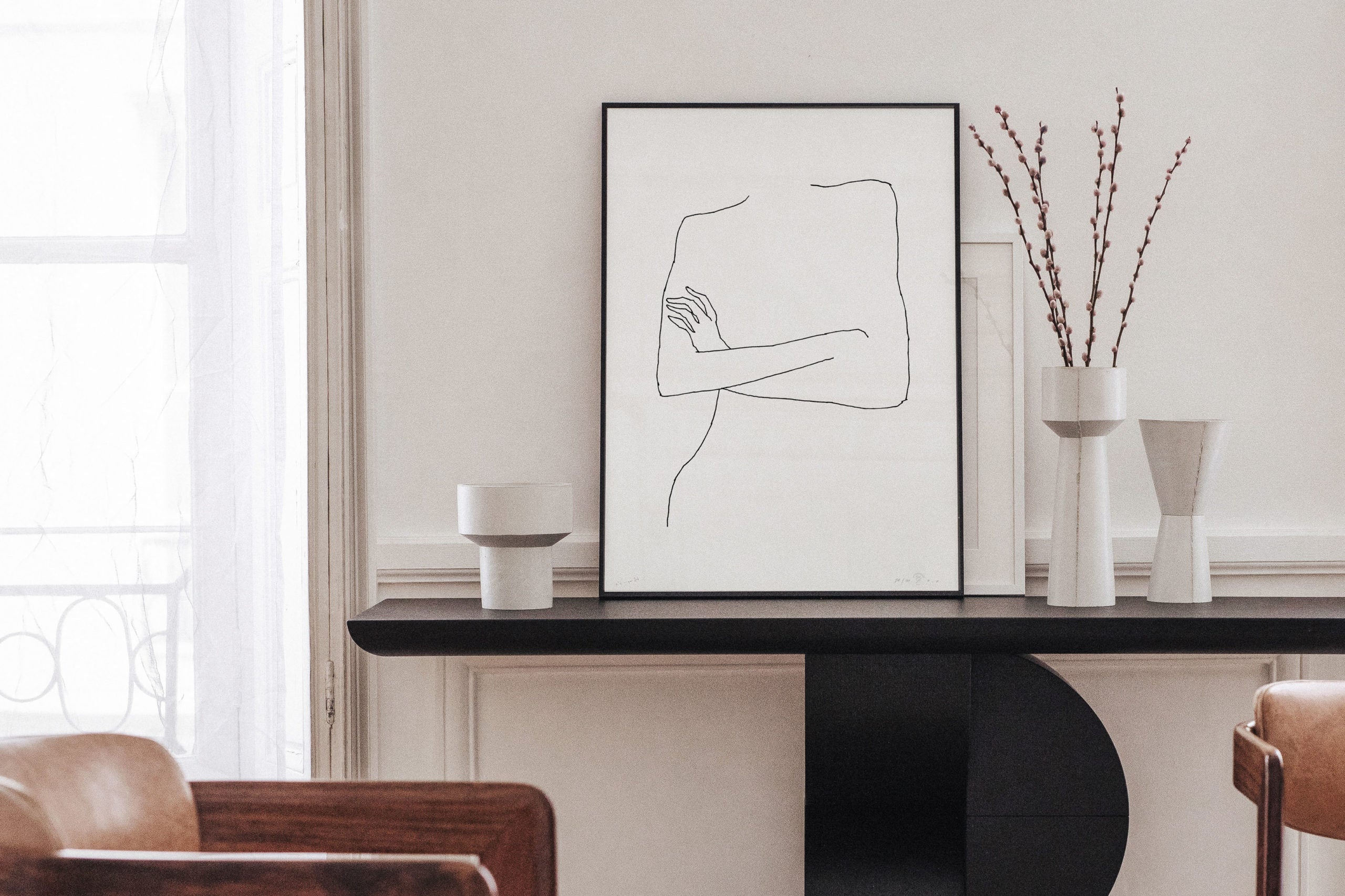 Grammatical_FredericForest_PhotoByNomadesStudio_Paris_01_WomanWaiting6