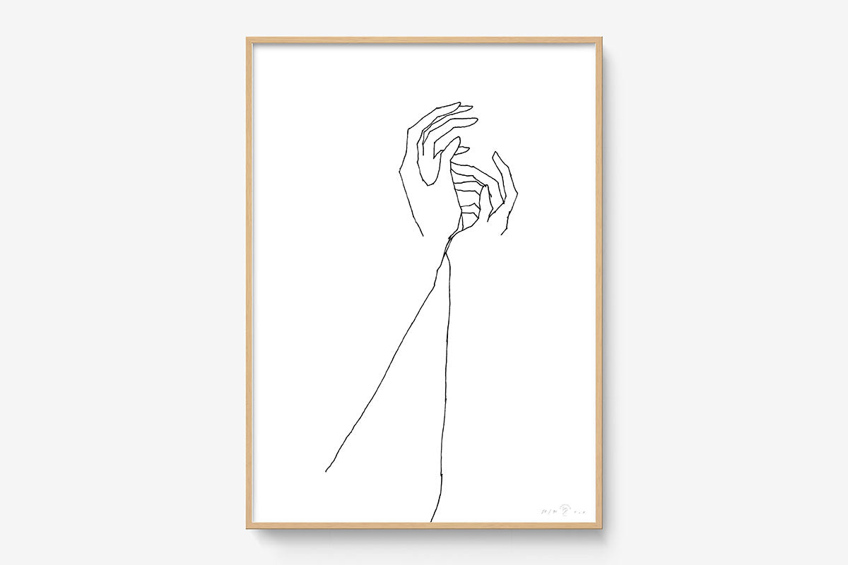 FredericForest_Grammatical_Print_MinimalDrawingArt_50x70cm_HandsTogether2_Framed_Natural