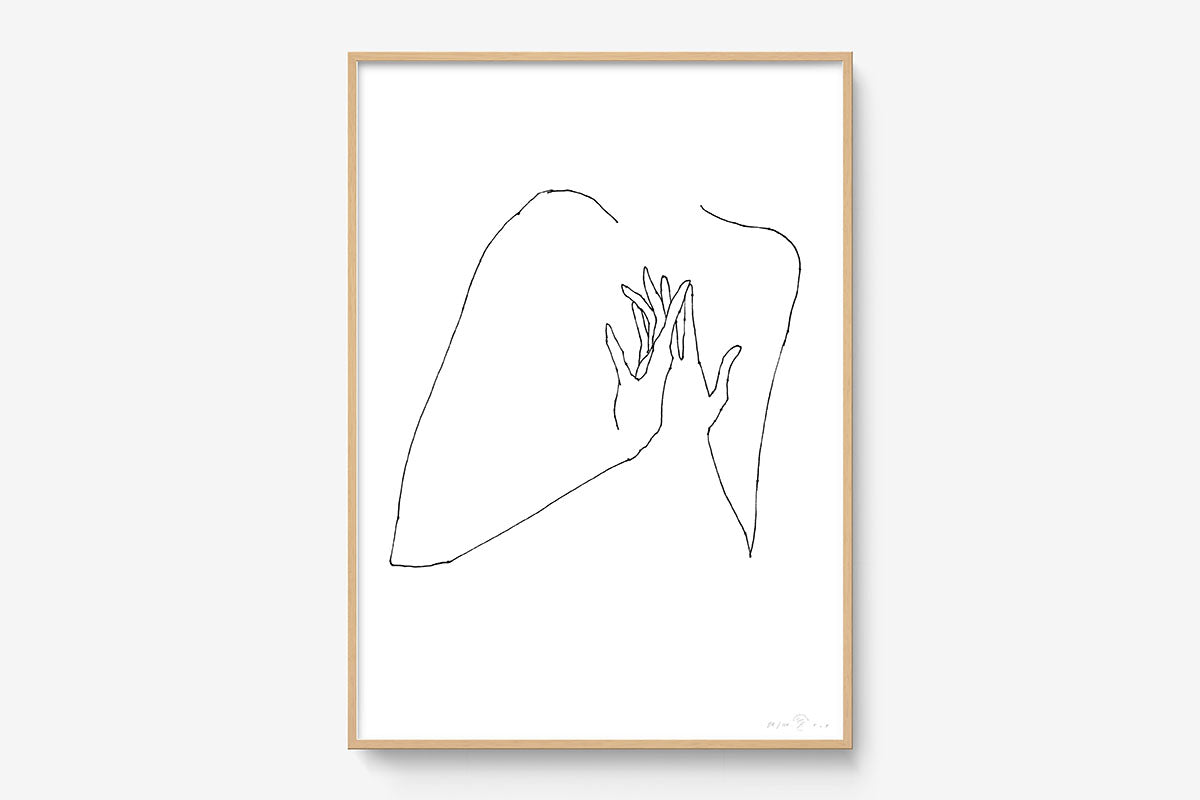 FredericForest_Grammatical_Print_MinimalDrawingArt_50x70cm_WomanHands2_Framed_Natural