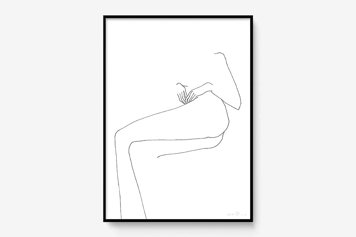 FredericForest_Grammatical_Print_MinimalDrawingArt_50x70cm_WomanResting1_Framed_Black
